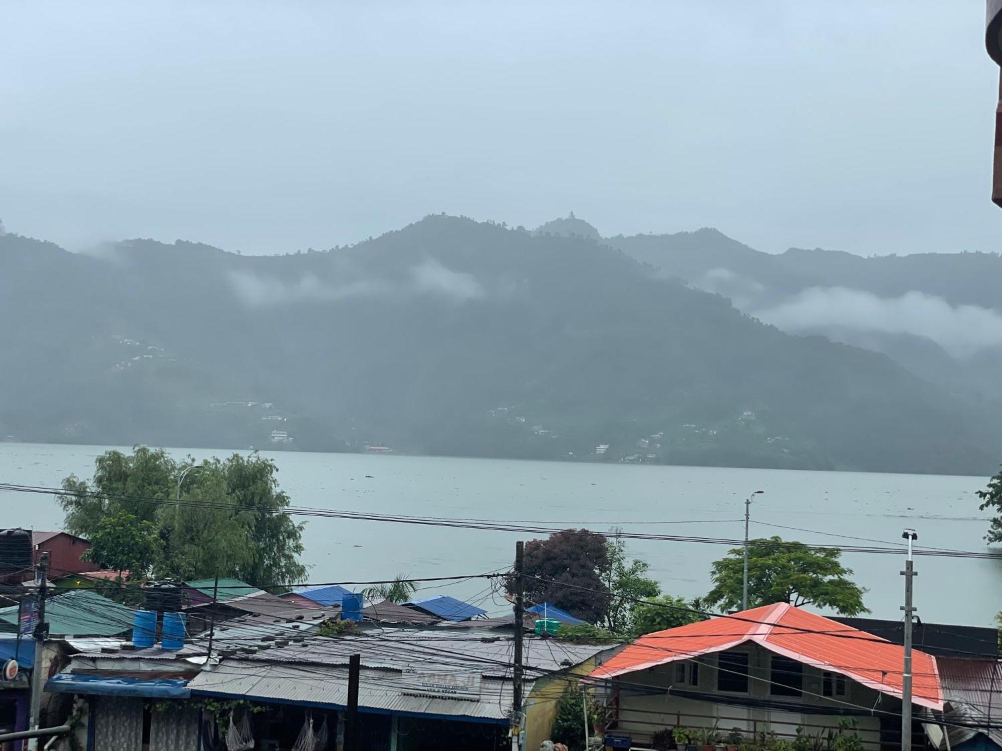 Yuriko Guest House Pokhara Kültér fotó