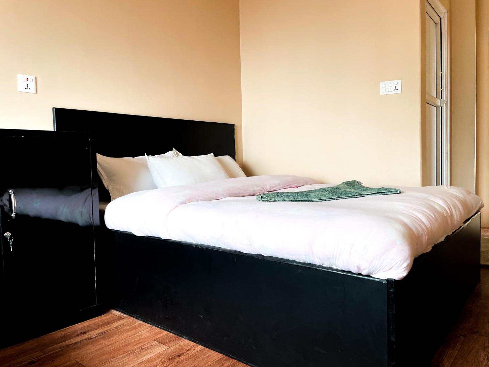 Yuriko Guest House Pokhara Kültér fotó